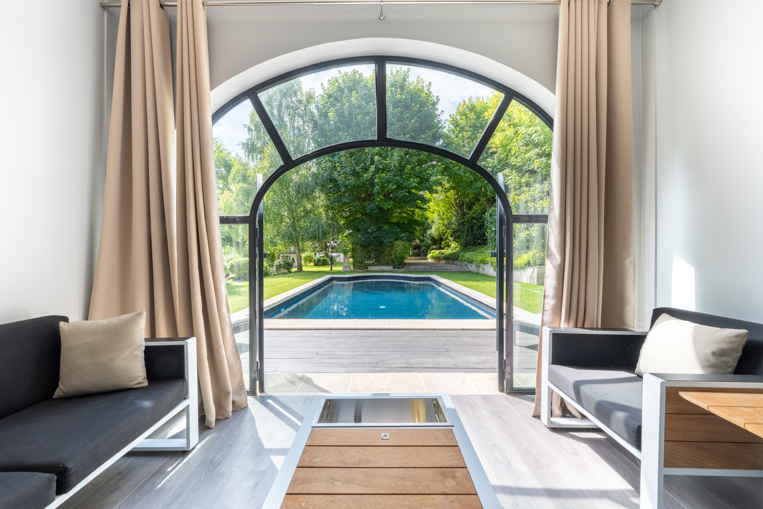 14 Rue de la Libération 78640 Neauphle-le-Vieux (44)